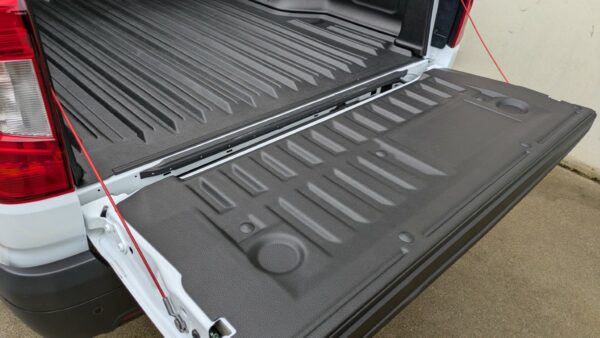 Bedliner Forro da Caixa Anti-Deslizante "Sem Rebordo" Volkswagen Amarok Cabine Dupla 2023+ - Image 2