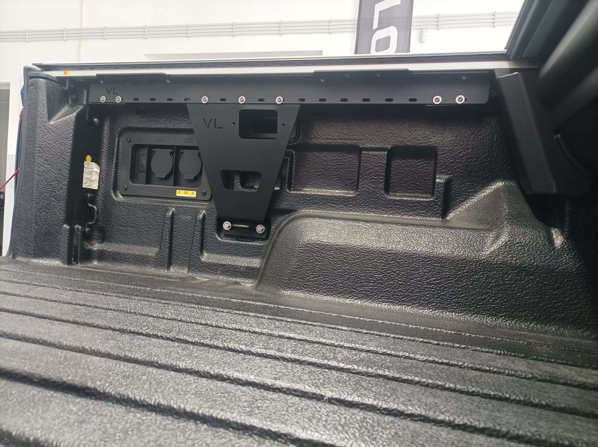 Reforço das Cortinas da Caixa de Carga "VL Engineering" Volkswagen Amarok 2023+ - Image 2