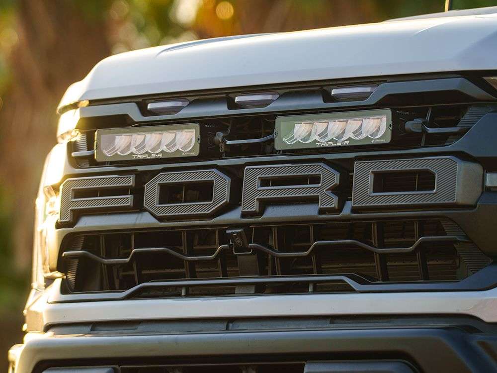 Ford F-150 Raptor (2024+) - Kit de Montagem para Grelha (inclui: 2x Carbon-6 Spot, 1x Suportes para Grelha, 1x Kits de Cablagem) - Image 3