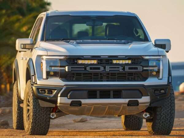 Ford F-150 Raptor (2024+) - Kit de Montagem para Grelha (inclui: 2x Carbon-6 Spot, 1x Suportes para Grelha, 1x Kits de Cablagem)