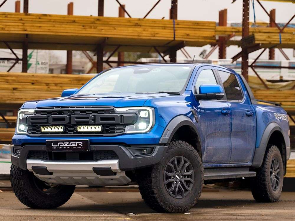 Ford Ranger Raptor (2023+) - Kit de Montagem para Grelha (inclui: 2x Triple-R 850 Elite (Gen2), 1x Suportes de Montagem para Grelha, 1x Kit de Cablagem)