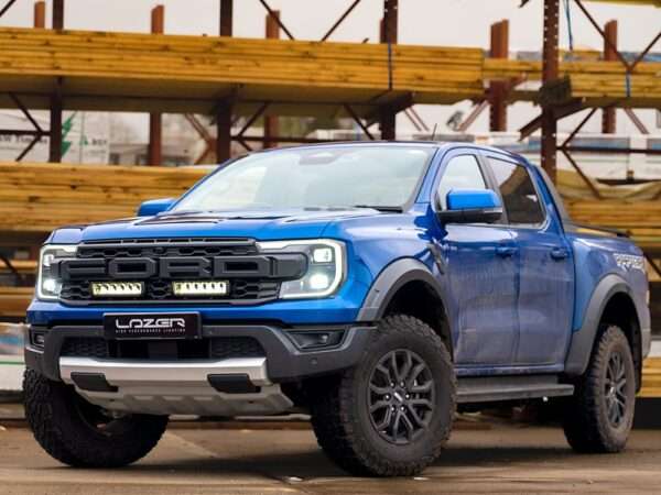 Ford Ranger Raptor (2023+) - Kit de Montagem para Grelha (inclui: 2x Triple-R 850 (Gen2), 1x Suportes de Montagem para Grelha, 1x Kit de Cablagem)