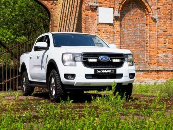 Ford Ranger XL/XLT (2023+) - Kit de Montagem para Grelha (inclui: 2x Triple-R 750 Wide, 1x Suportes de Montagem para Grelha, 1x Kit de Cablagem)