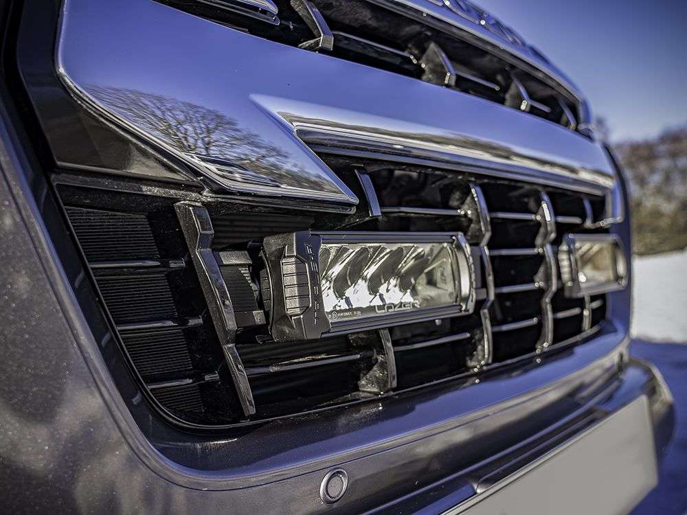 Isuzu D-Max (2021-2022) - Kit de Montagem para Grelha (inclui: 2x Triple-R 750 Std (Gen2), 1x Suportes de Montagem para Grelha, 1x Kit de Cablagem) - Image 2