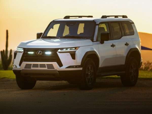 Lexus GX550 (2024+) - Kit de Montagem para Grelha (inclui: 2x Linear-6 Elite, 1x Suportes de Montagem para Grelha, 1x Kit de Cablagem)