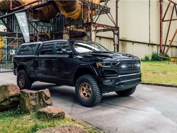 RAM 1500 (2019-2023) - Kit de Montagem para Grelha (inclui: 2x Linear-6, 1x Suportes de Montagem para Grelha, 1x Kit de Cablagem)