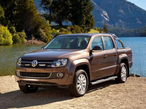 VW Amarok (2010-2015) - Kit de Iluminação para Grelha (inclui: 2x Triple-R 750 Elite (Gen2), 1x Suportes de Montagem para Grelha, 1x Kit de Cablagem)
