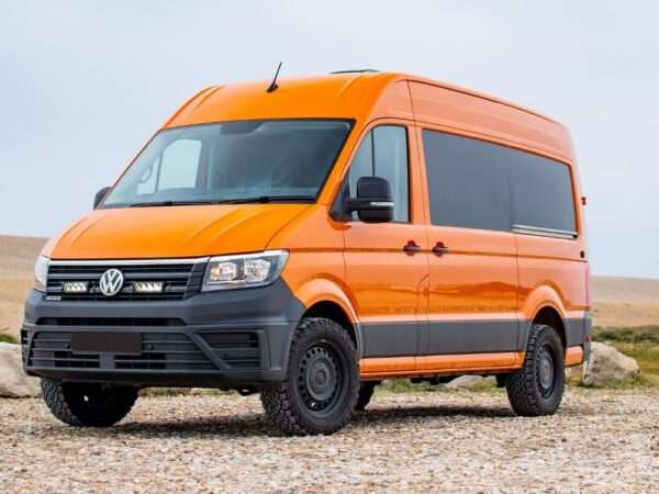 VW Crafter (2017+) - Kit de Montagem para Grelha (inclui: 2x Triple-R 750 Wide, 1x Suportes de Montagem para Grelha, 1x Kit de Cablagem)