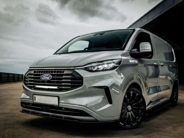 Ford Transit Custom (2024+) - Kit de Iluminação para Grelha (inclui: 1x Glide Elite, 1x Suportes para Grelha, 1x Kit de Cablagem)