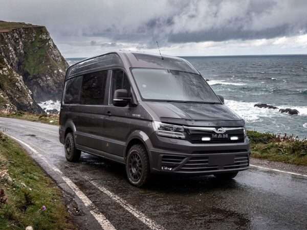 MAN TGE (Compatível com V6) (2017+) - Kit de Iluminação na Grelha (inclui: 2x ST4 Evo, 1x Suportes de Montagem na Grelha, 1x Kit de Cablagem)