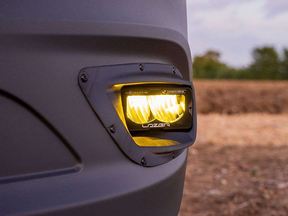 Kit de Upgrade dos Faróis de Nevoeiro (com 2x Carbon-2 Drive de Filtro Amarelo) "Lazer Lamps" Mercedes Sprinter (2018+) - Image 3
