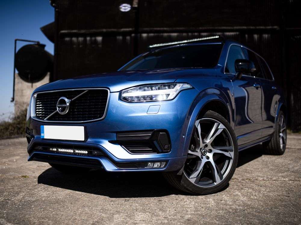 Kit de Montagem da Barra no Para-choques (Para Linear-18) "Lazer Lamps" Volvo XC90 (2015-2019)
