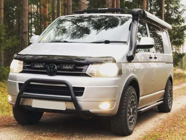 VW T5 (2010+) - Kit de Montagem para Grelha (inclui: 2x Triple-R 750 Std (Gen2), 1x Suportes de Montagem para Grelha, 1x Kit de Cablagem)