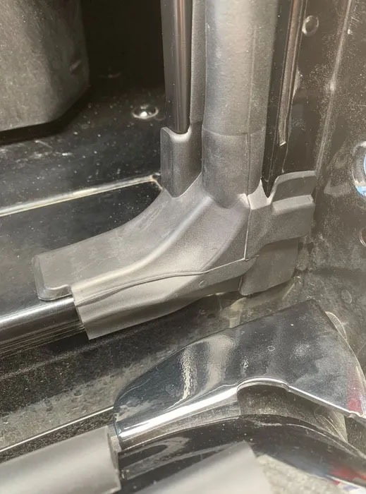 Sistema de Vedação da Porta Traseira "Aeroklas" Toyota Hilux Travo 2026+ - Image 4